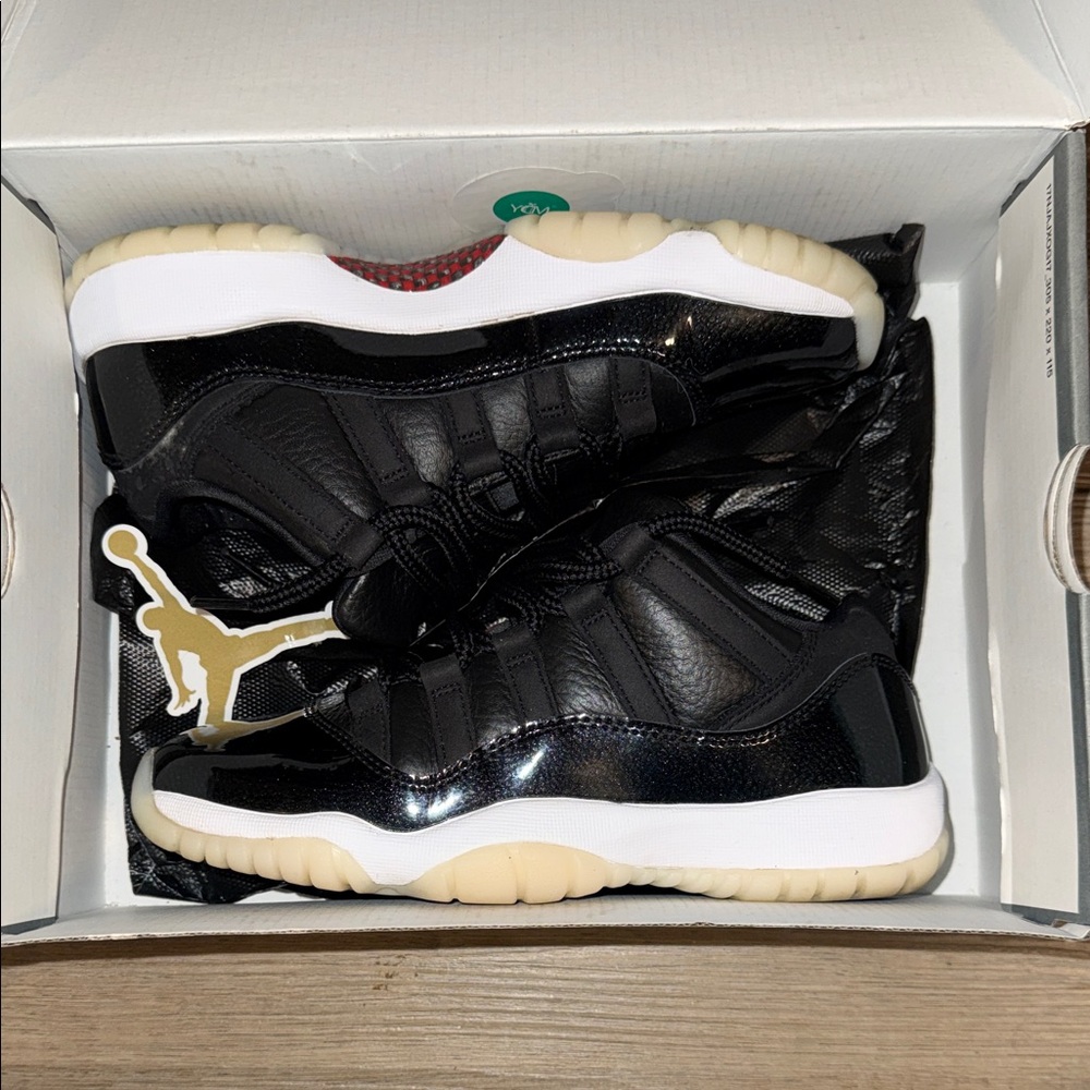Air Jordan Retro 11 Low Sneakers